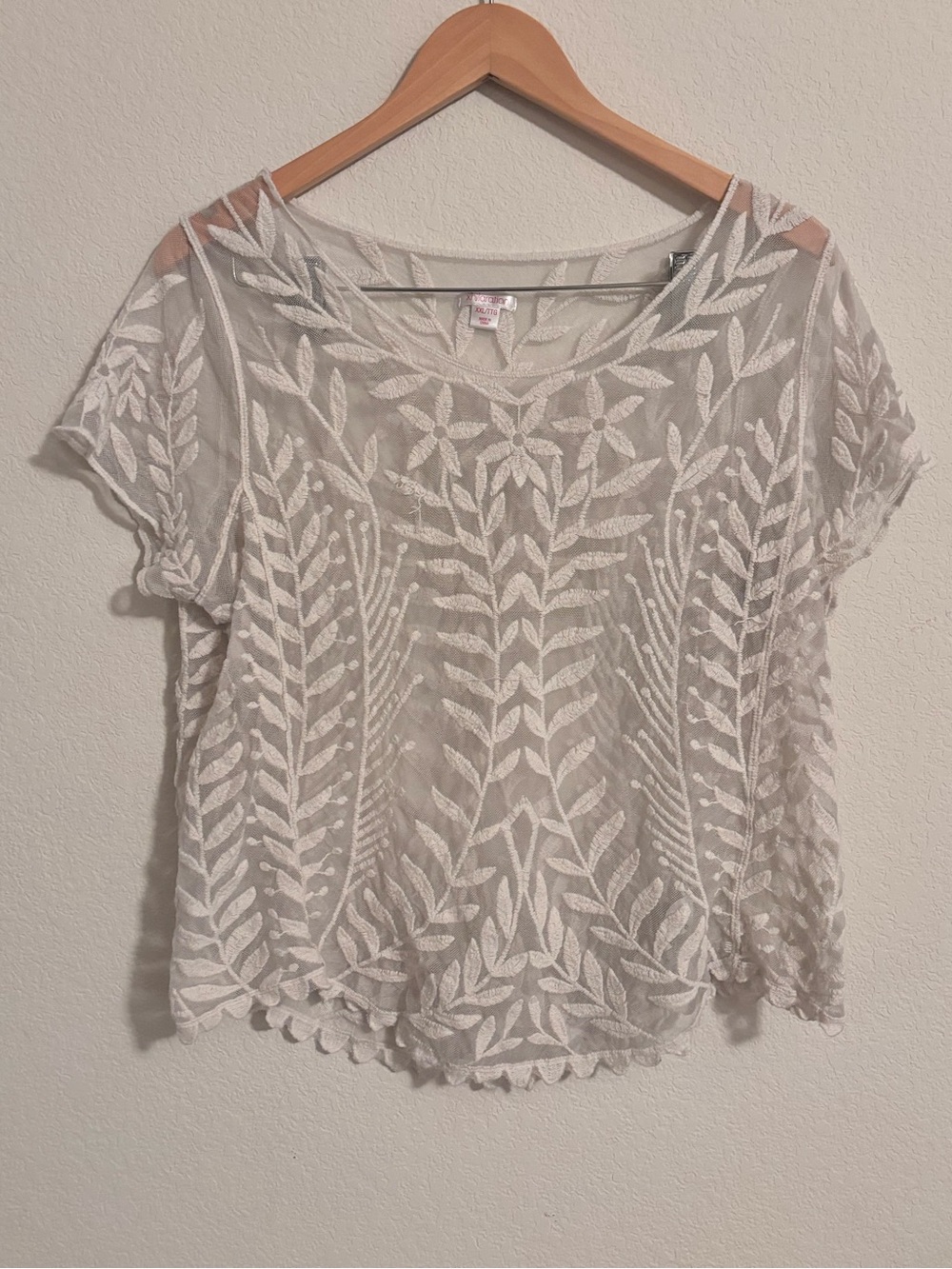 Xhilaration White Embroidered Sheer Short Sleeve Top